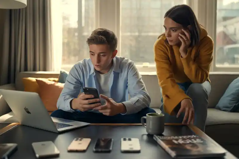 Коли Apple покаже новий iPhone: розшифровуємо вересневий код